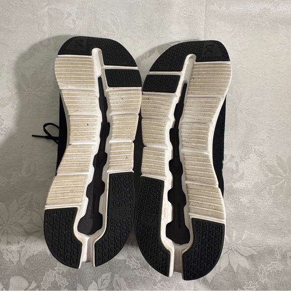 On Running Cloudrift Running Shoe Men’s 9 Black/White Like New - Picture 12 of 15